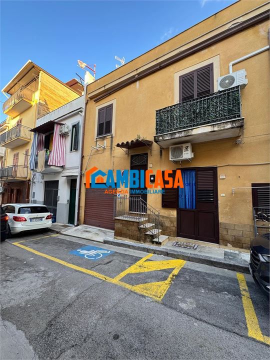 casa indipendente in vendita ad Edolo in zona Vico