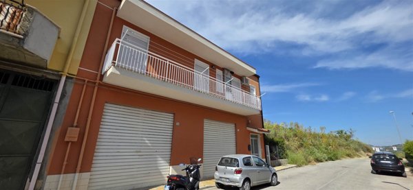 casa indipendente in vendita ad Edolo in zona Vico