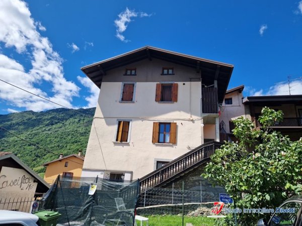 appartamento in vendita ad Edolo in zona Mù