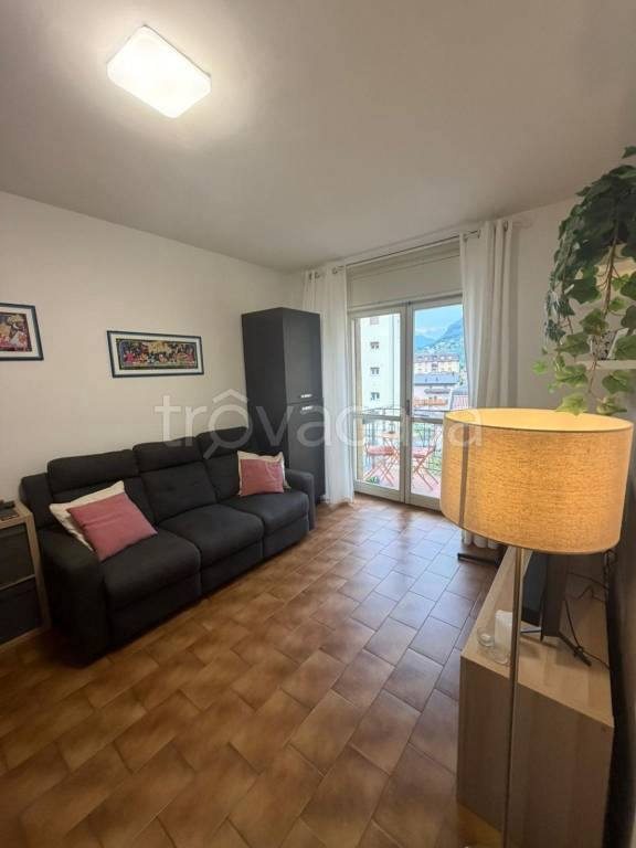 appartamento in vendita ad Edolo in zona Vico