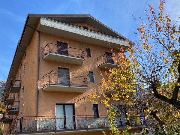 appartamento in vendita ad Edolo in zona Mù