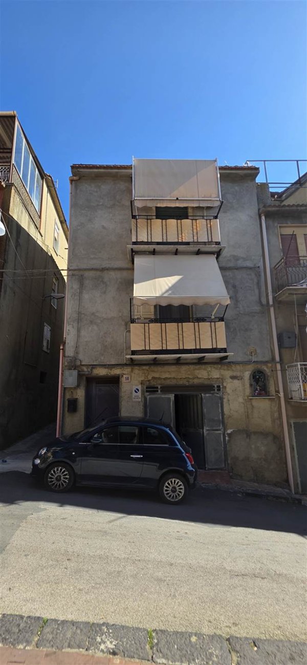 casa indipendente in vendita ad Edolo in zona Vico
