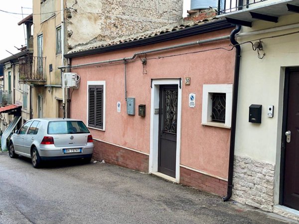 casa indipendente in vendita ad Edolo in zona Vico