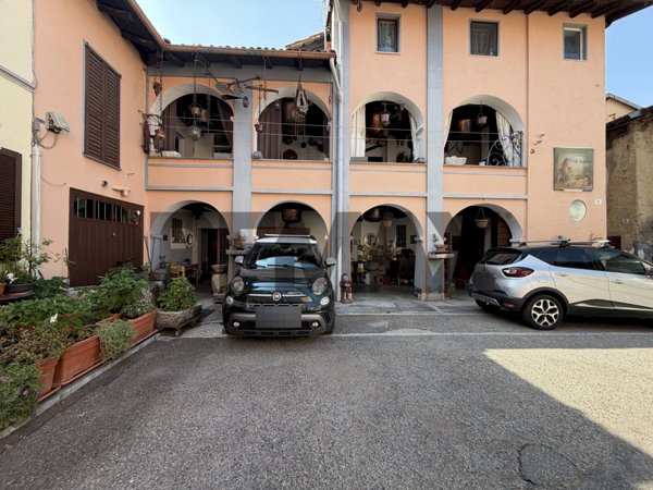casa indipendente in vendita ad Edolo in zona Vico