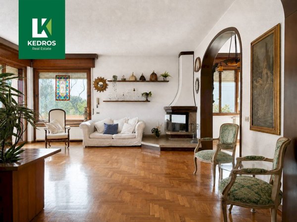 casa indipendente in vendita ad Edolo in zona Vico