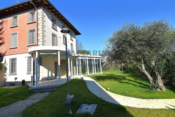 casa indipendente in vendita ad Edolo in zona Vico