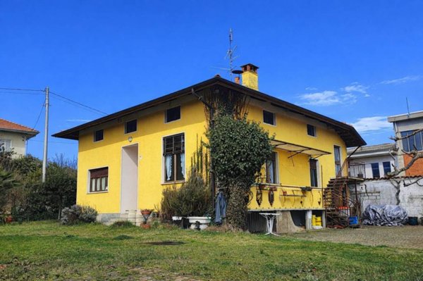 casa indipendente in vendita ad Edolo in zona Vico