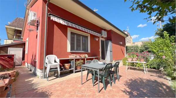 casa indipendente in vendita ad Edolo in zona Vico