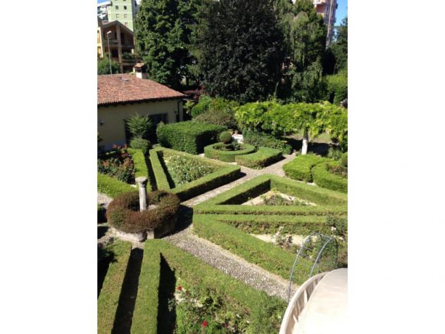 casa indipendente in vendita ad Edolo in zona Vico