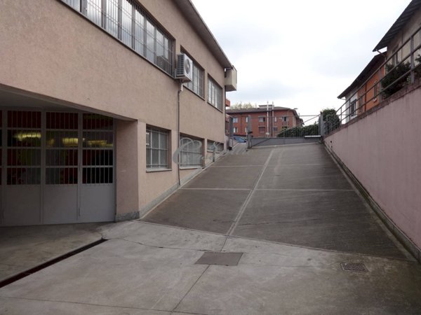 box auto in vendita ad Edolo in zona Vico