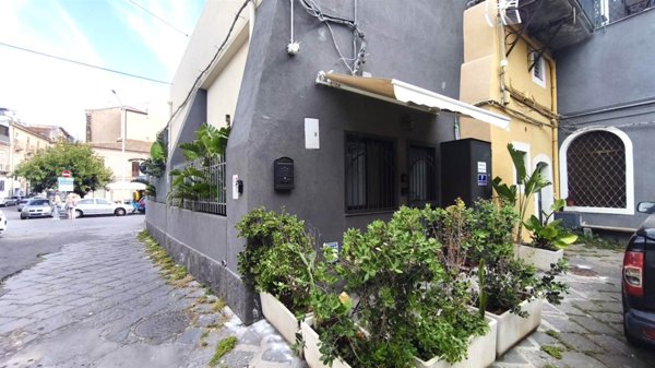 casa indipendente in vendita ad Edolo in zona Vico