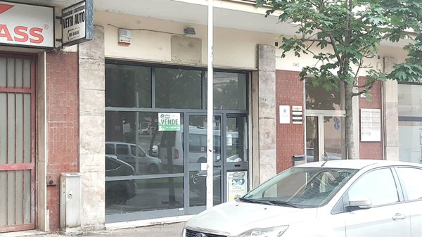 locale commerciale in vendita ad Edolo in zona Vico