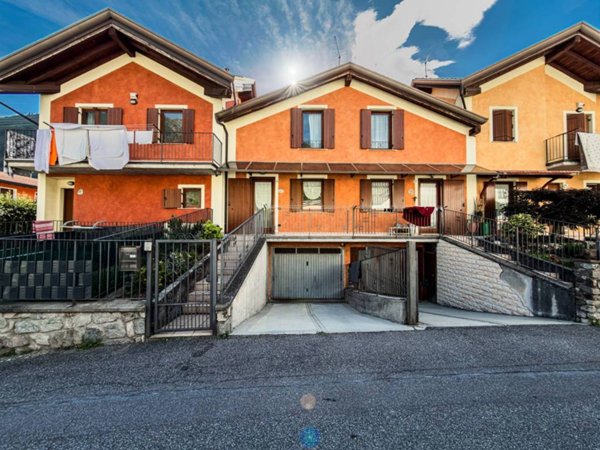 casa indipendente in vendita ad Edolo in zona Mù