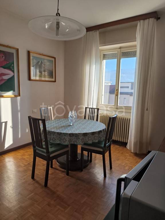 appartamento in vendita ad Edolo in zona Vico