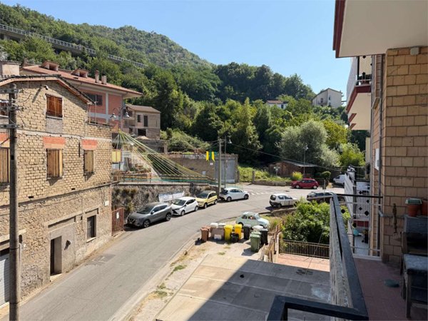 appartamento in vendita ad Edolo in zona Vico