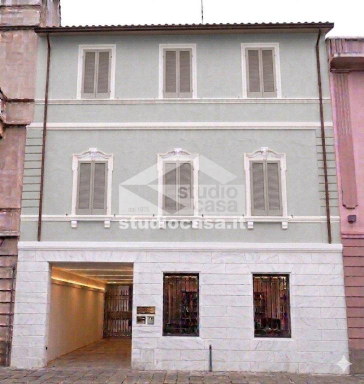 appartamento in vendita ad Edolo in zona Vico