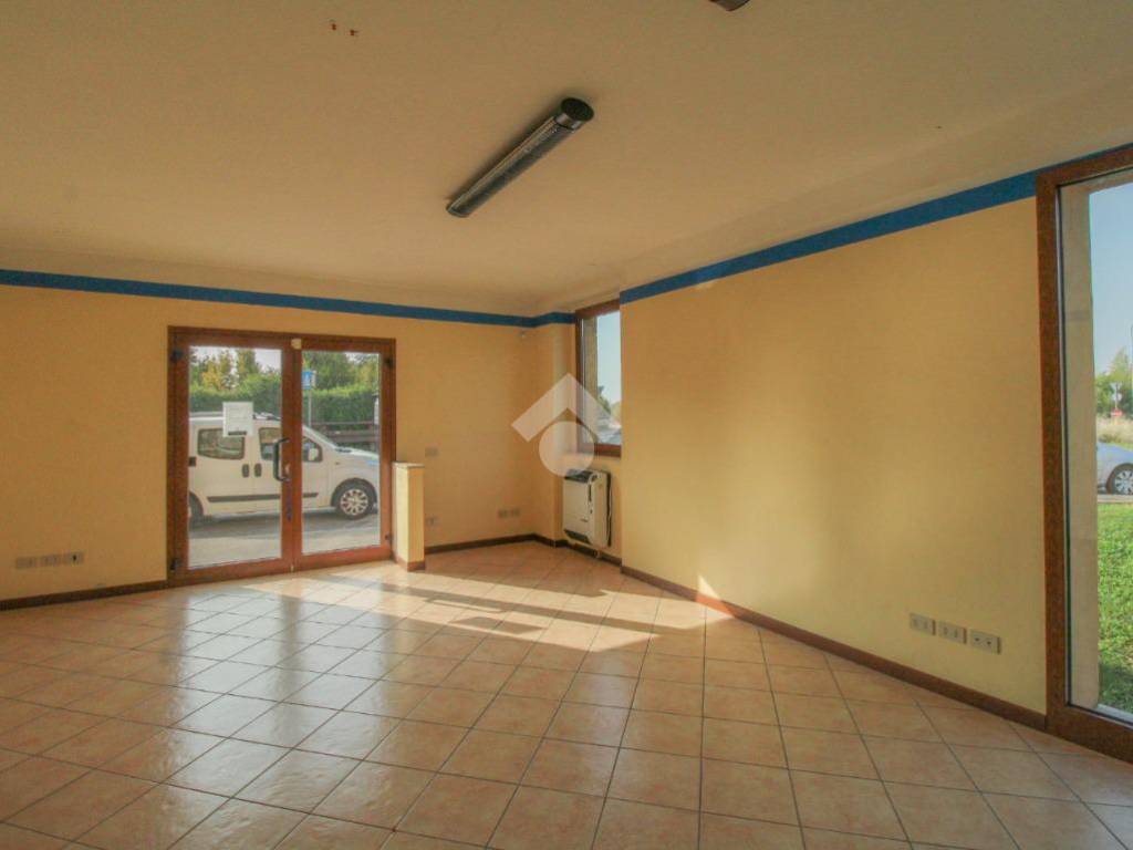 negozio in vendita ad Erbusco