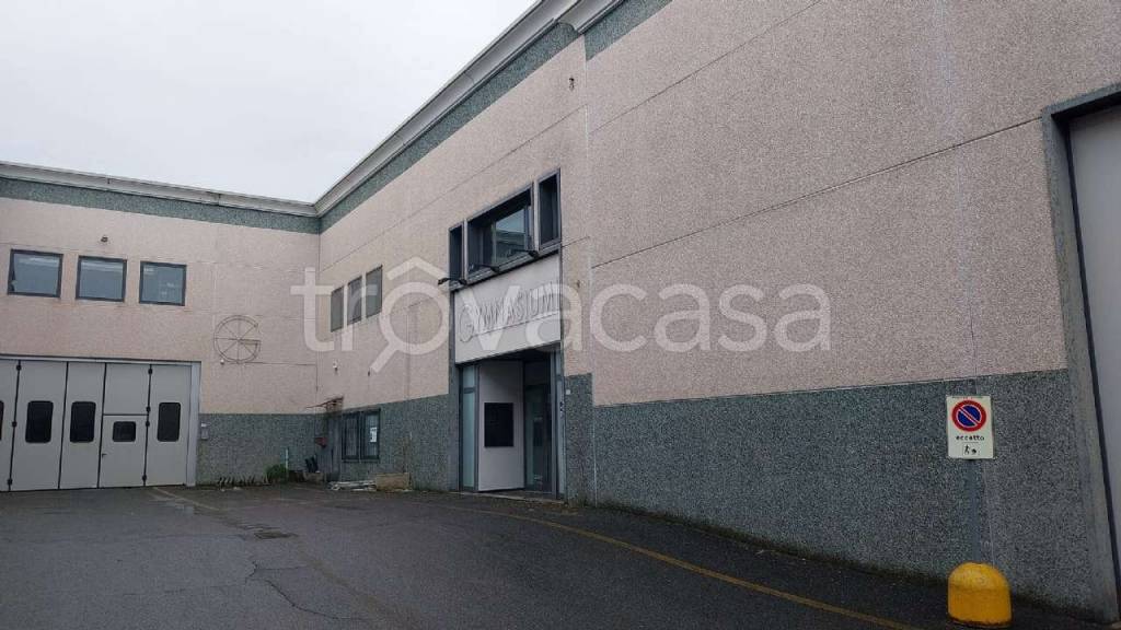 locale commerciale in vendita ad Erbusco