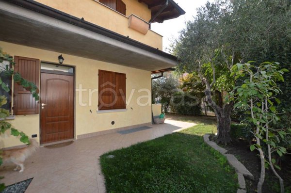 casa indipendente in vendita ad Erbusco in zona Villa