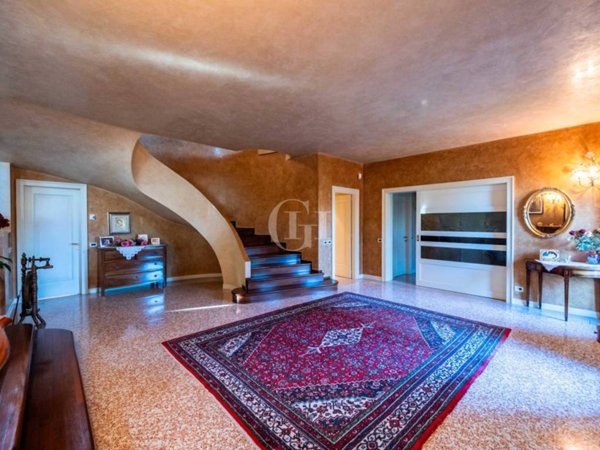 casa indipendente in vendita ad Erbusco in zona Villa