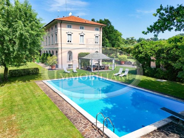 villa in vendita ad Erbusco in zona Villa