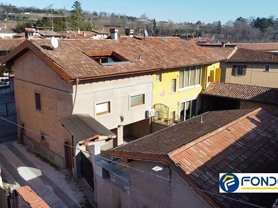 casa indipendente in vendita ad Erbusco in zona Villa