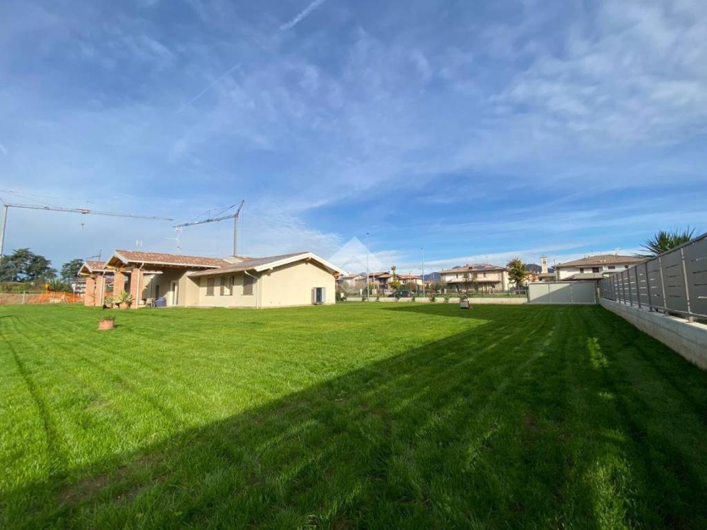 casa indipendente in vendita ad Erbusco in zona Zocco
