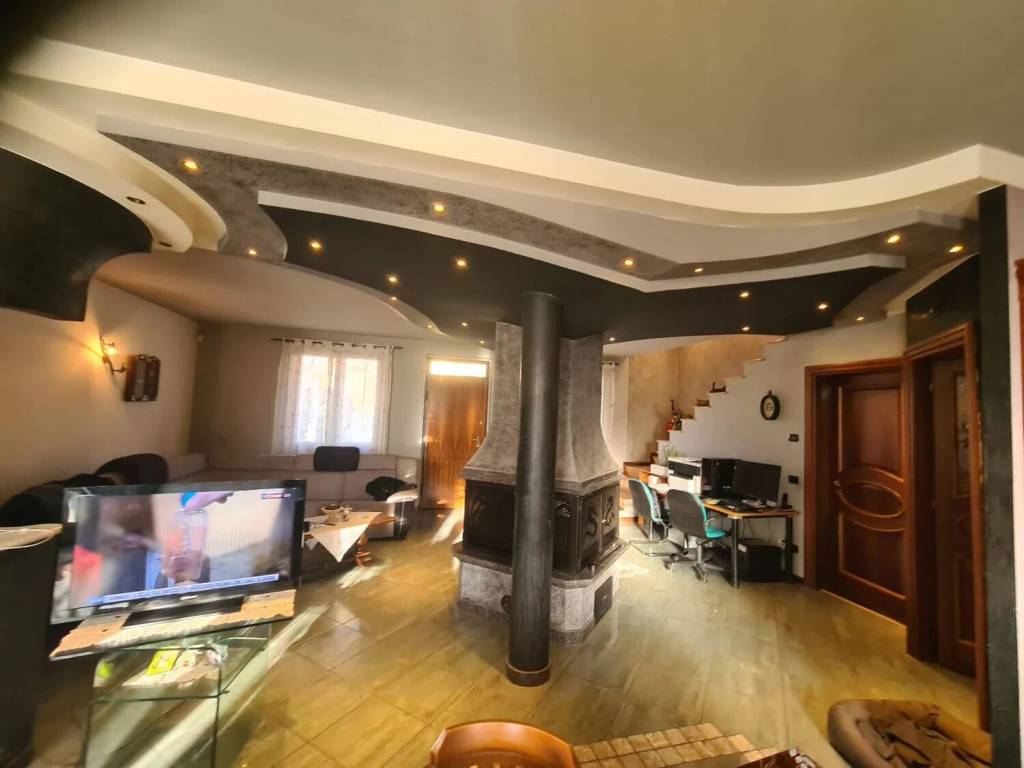 casa indipendente in vendita ad Erbusco in zona Villa