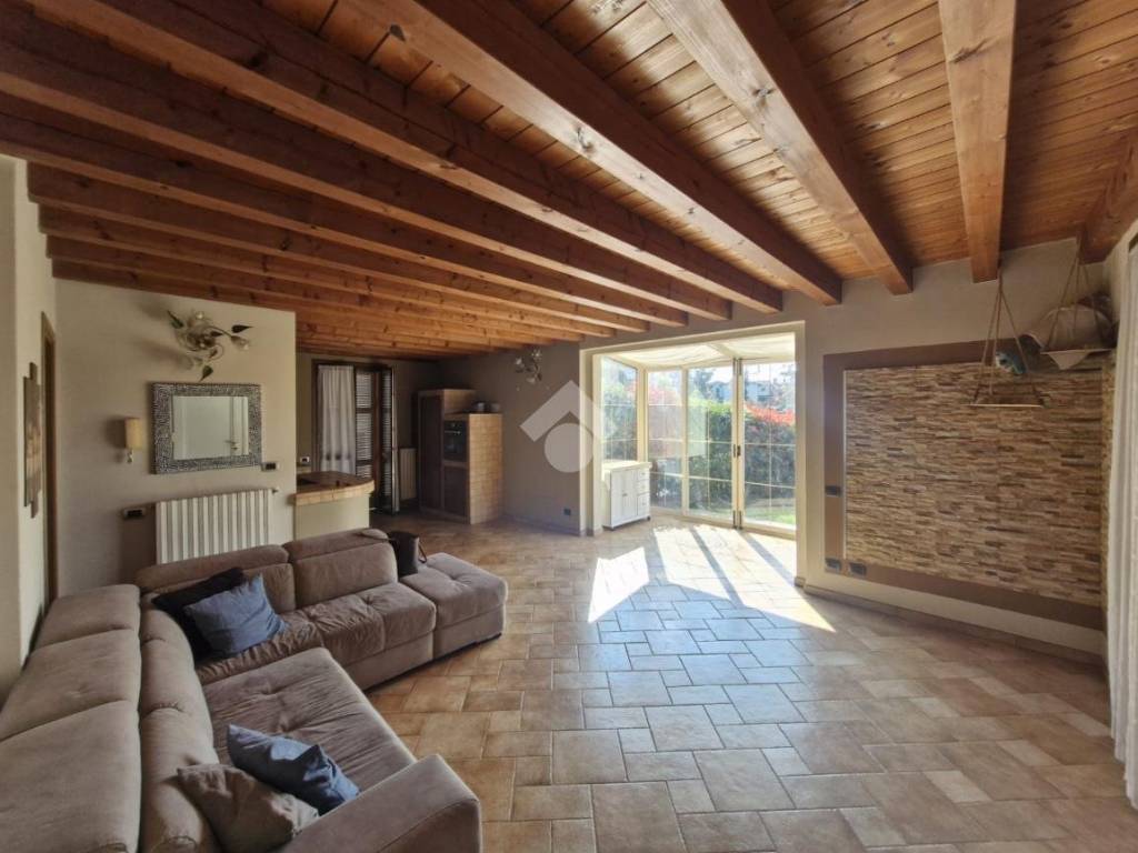 casa indipendente in vendita ad Erbusco in zona Villa