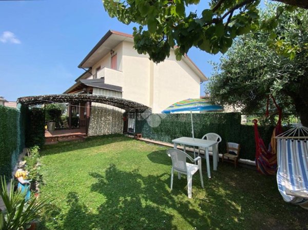 casa indipendente in vendita ad Erbusco in zona Villa
