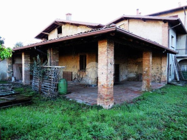 casa indipendente in vendita ad Erbusco in zona Zocco