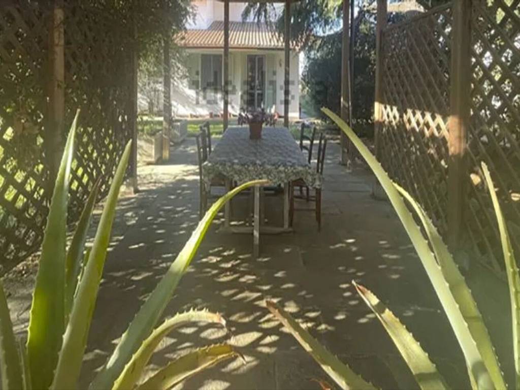 casa indipendente in vendita ad Erbusco in zona Villa