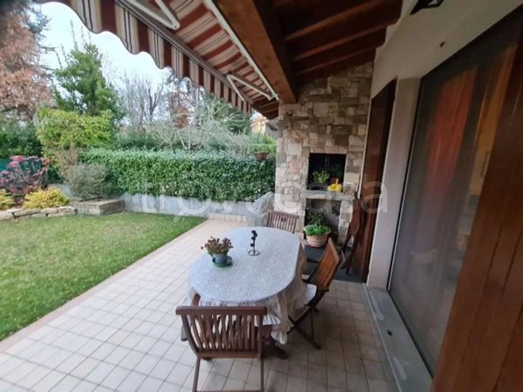 casa indipendente in vendita ad Erbusco in zona Villa
