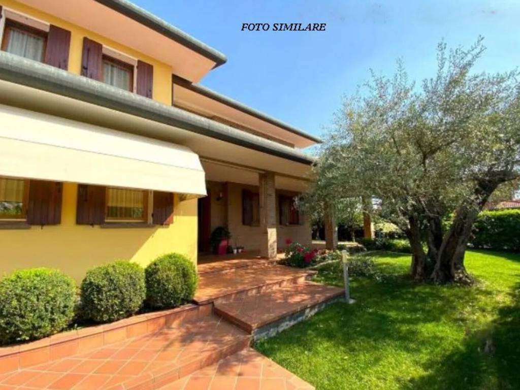 casa indipendente in vendita ad Erbusco in zona Villa