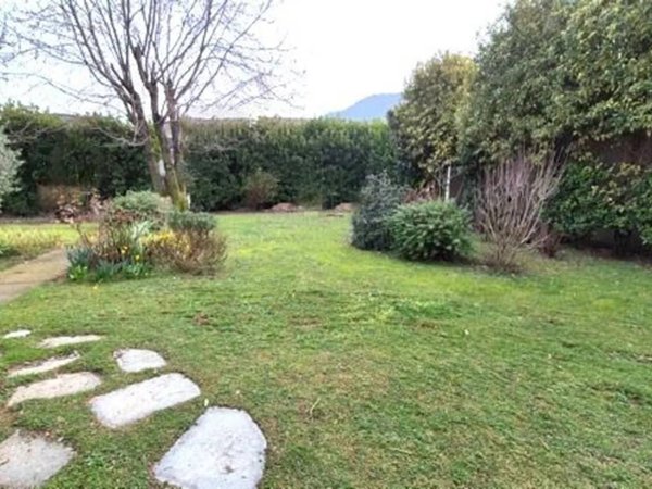 casa indipendente in vendita ad Erbusco in zona Villa