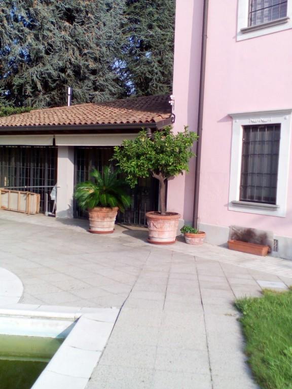 casa indipendente in vendita ad Erbusco in zona Villa