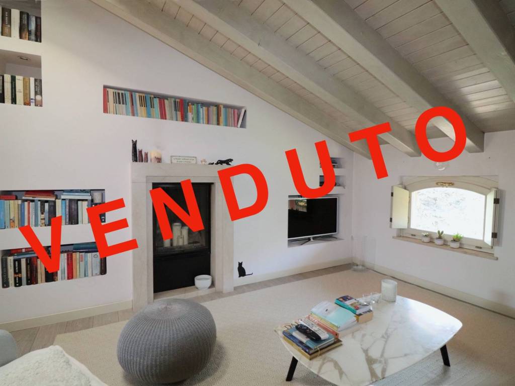 appartamento in vendita ad Erbusco in zona Pedergnano