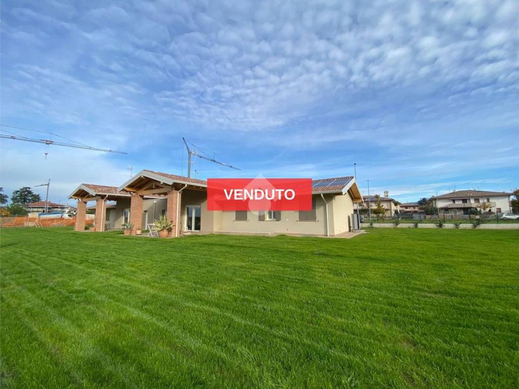 casa indipendente in vendita ad Erbusco in zona Villa