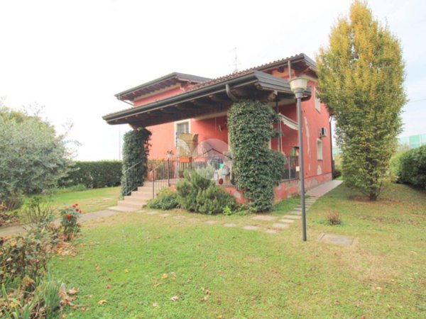 capannone in vendita ad Erbusco