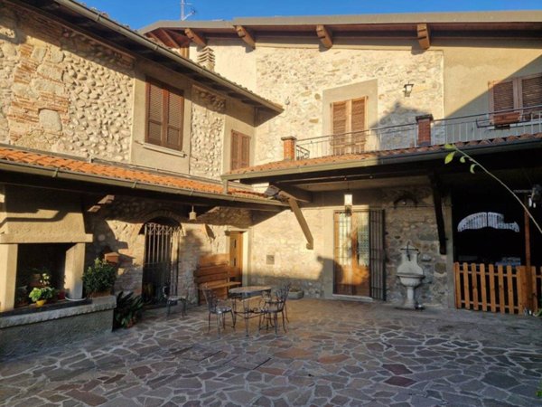 casa indipendente in vendita ad Erbusco