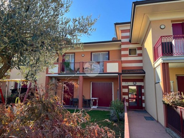 appartamento in vendita ad Erbusco in zona Zocco