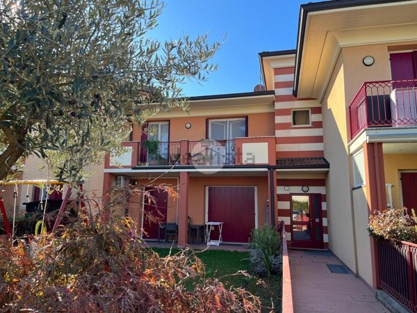 appartamento in vendita ad Erbusco in zona Zocco