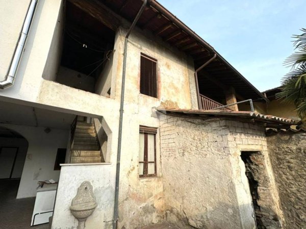 casa indipendente in vendita ad Erbusco in zona Villa