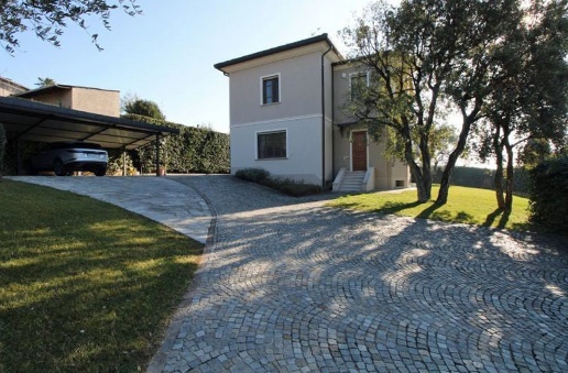casa indipendente in vendita ad Erbusco in zona Villa