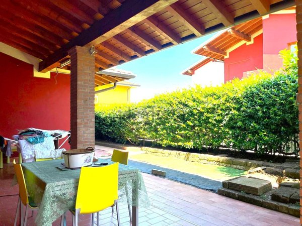 casa indipendente in vendita ad Erbusco in zona Villa