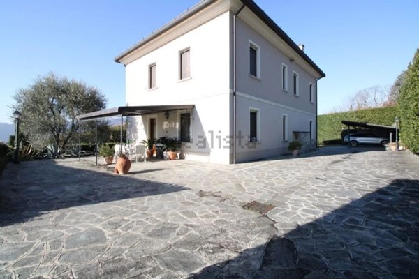 casa indipendente in vendita ad Erbusco in zona Villa