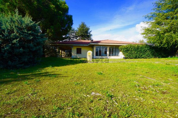 casa indipendente in vendita ad Erbusco in zona Villa
