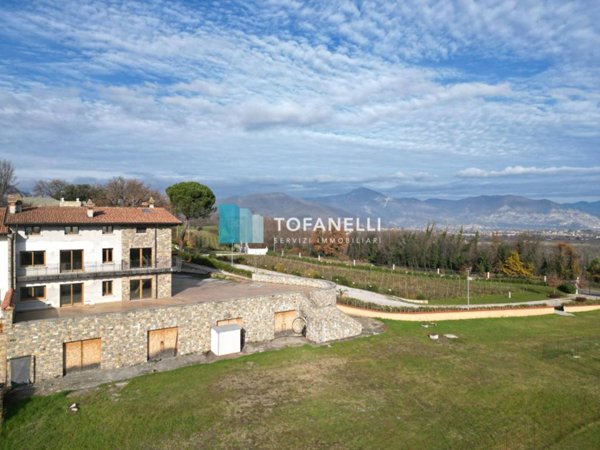 casa indipendente in vendita ad Erbusco in zona Villa