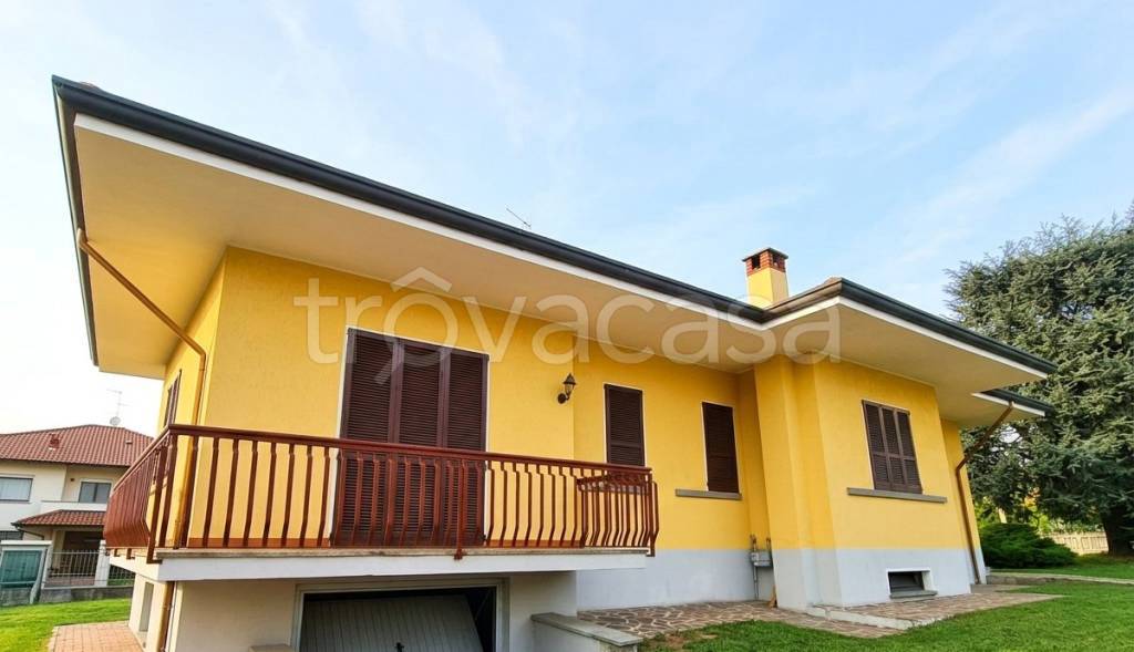 casa indipendente in vendita ad Erbusco in zona Villa