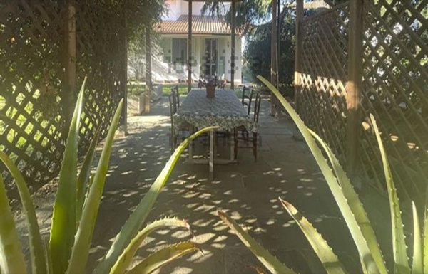 casa indipendente in vendita ad Erbusco in zona Villa